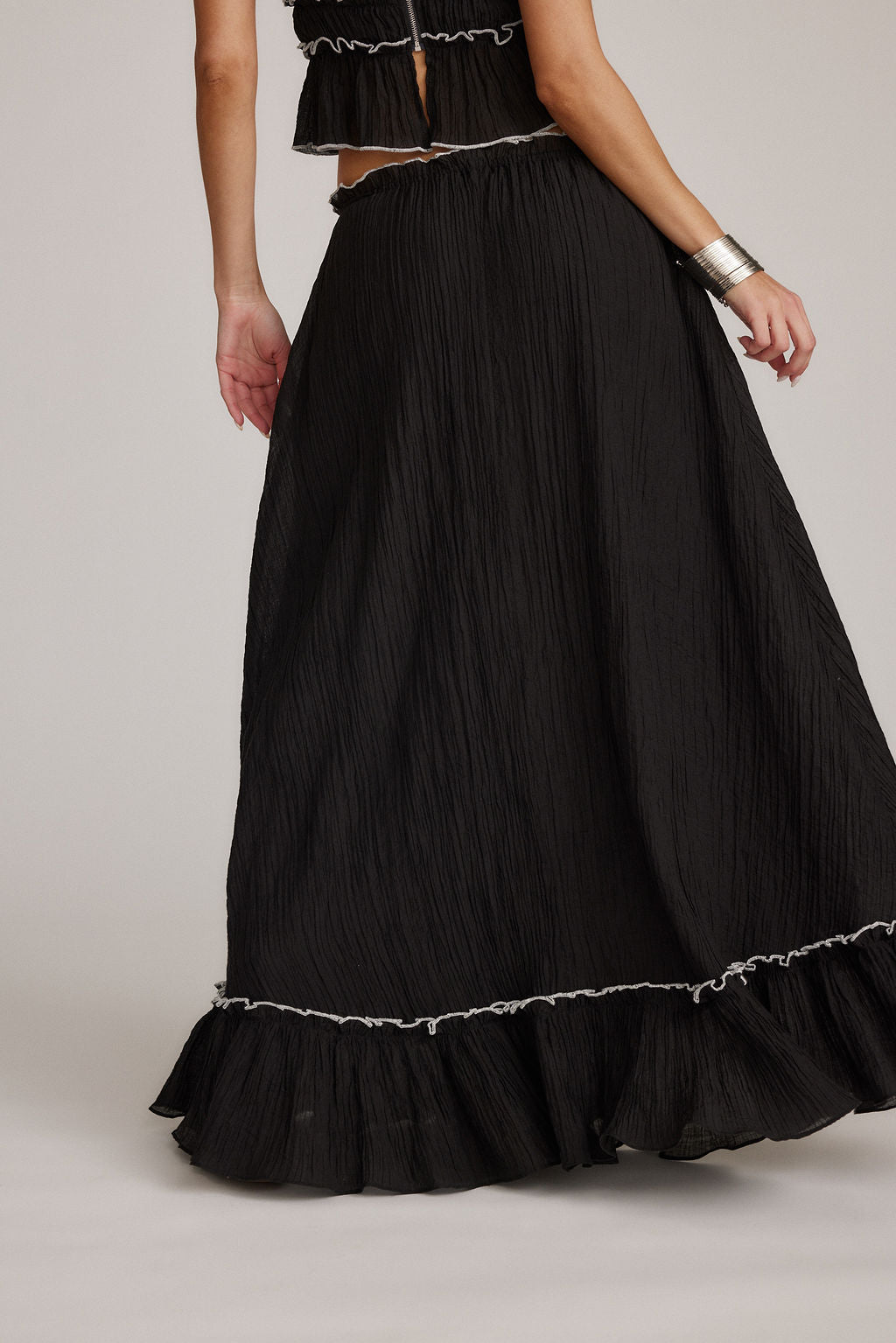 Valantomode | Ruffled Two-Piece Summer Set for Stylish Days
