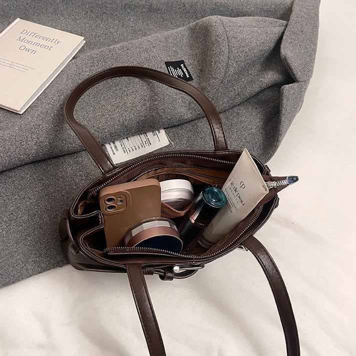 Valantomode | Aurora Buckle Archival – Premium Vegan Leather Slim 90s-Style Shoulder Bag