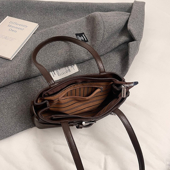 Valantomode | Aurora Buckle Archival – Premium Vegan Leather Slim 90s-Style Shoulder Bag