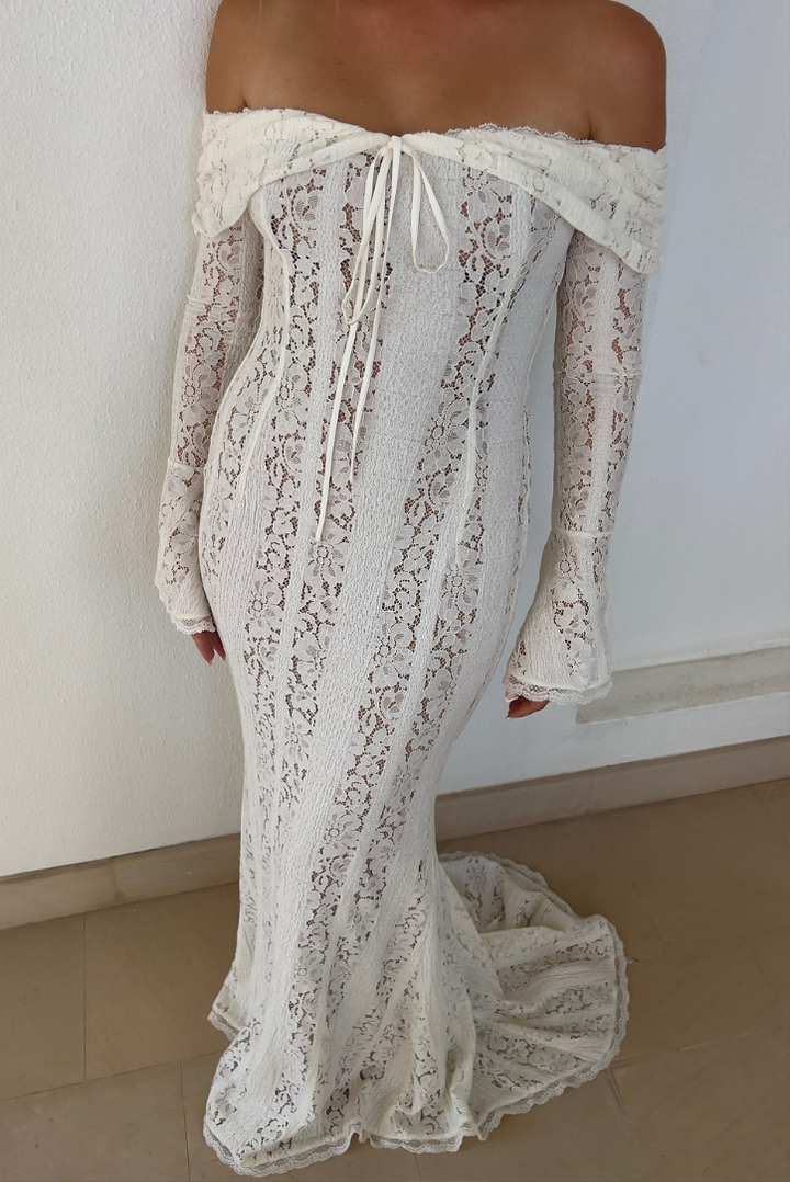 Valantomode | Chic Floral Off-Shoulder Dress for Effortless Elegance