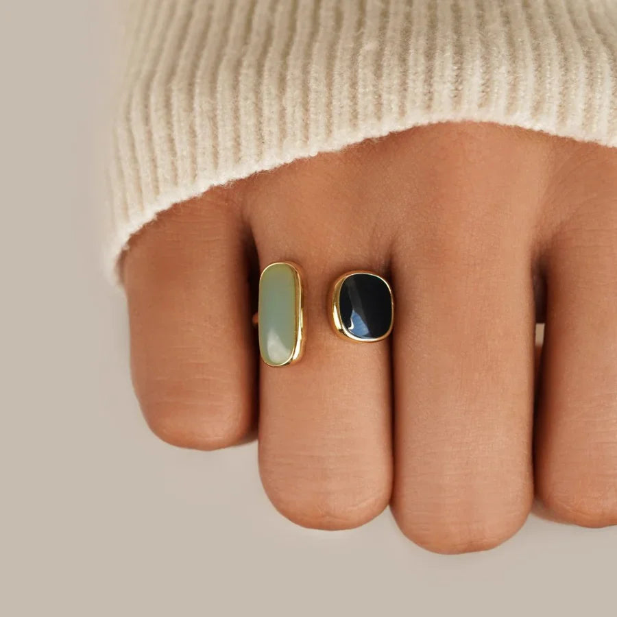 Valantomode | Plated Intertwined Wrap Ring with Dual-Refractive Focal Assets