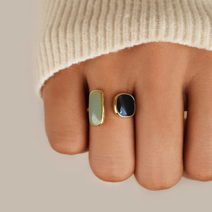 Valantomode | Plated Intertwined Wrap Ring with Dual-Refractive Focal Assets