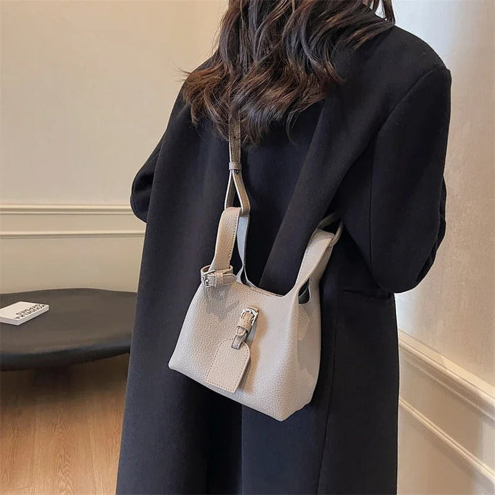 Valantomode | Luna Pebble Cyclus – Premium Pebbled Vegan Leather Mini Bucket Bag with Modular Pouch