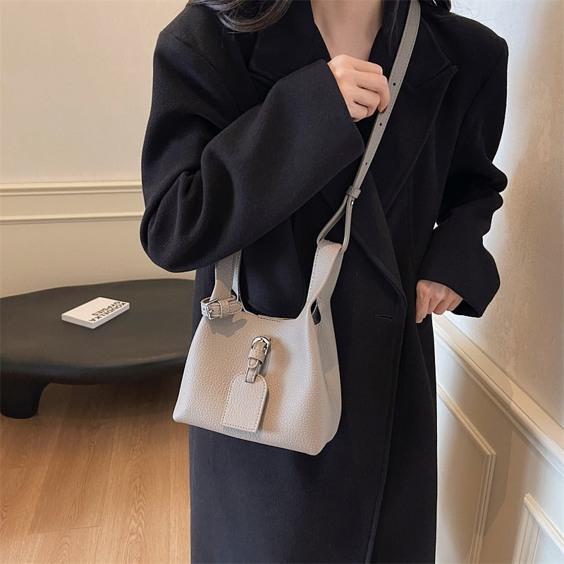 Valantomode | Luna Pebble Cyclus – Premium Pebbled Vegan Leather Mini Bucket Bag with Modular Pouch