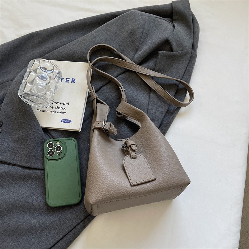 Valantomode | Luna Pebble Cyclus – Premium Pebbled Vegan Leather Mini Bucket Bag with Modular Pouch