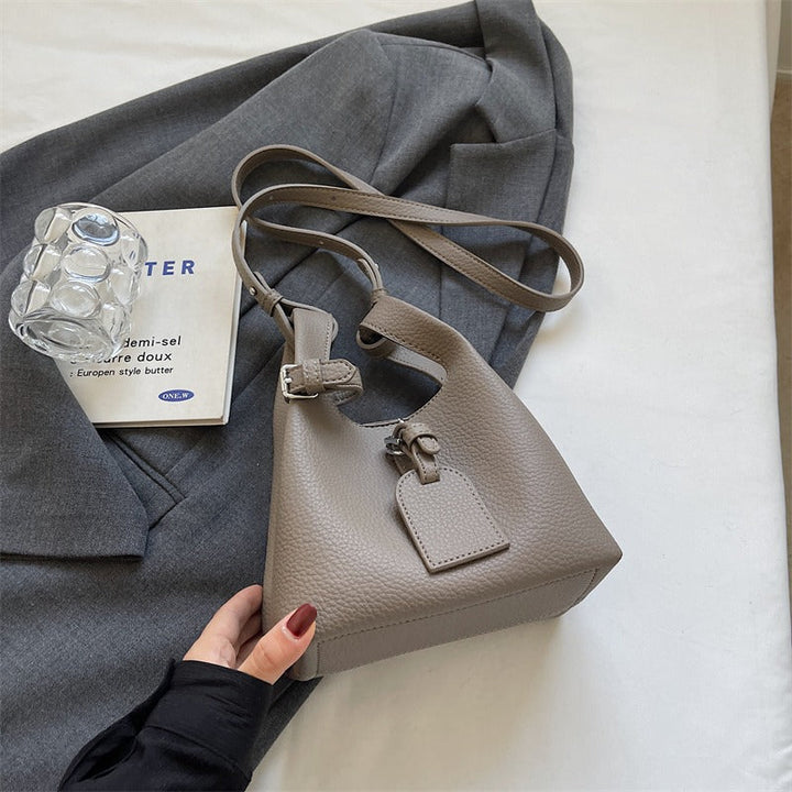 Valantomode | Luna Pebble Cyclus – Premium Pebbled Vegan Leather Mini Bucket Bag with Modular Pouch