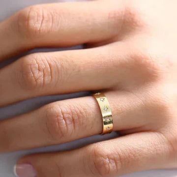 Valantomode | Plated Starburst Engraved Ring with High-Refractive Celestial Assets