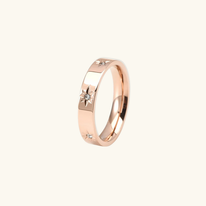 Valantomode | Plated Starburst Engraved Ring with High-Refractive Celestial Assets
