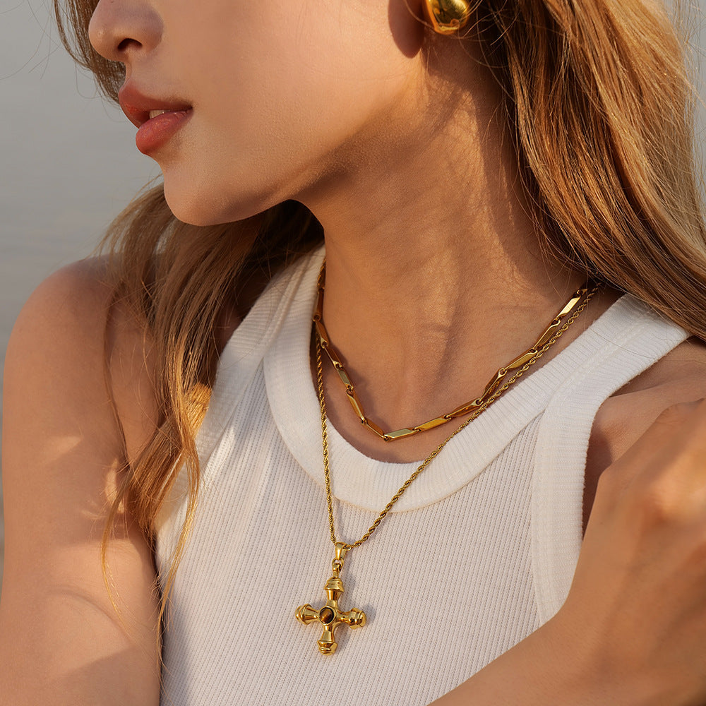 Valantomode | Plated Cruciform Pendant Necklace with High-Refractive Stone Asset