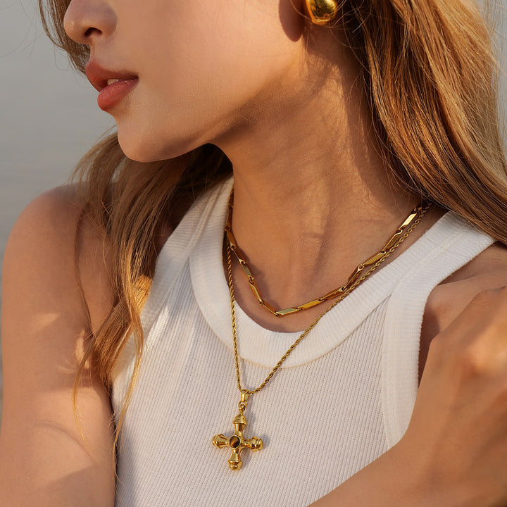 Valantomode | Plated Cruciform Pendant Necklace with High-Refractive Stone Asset