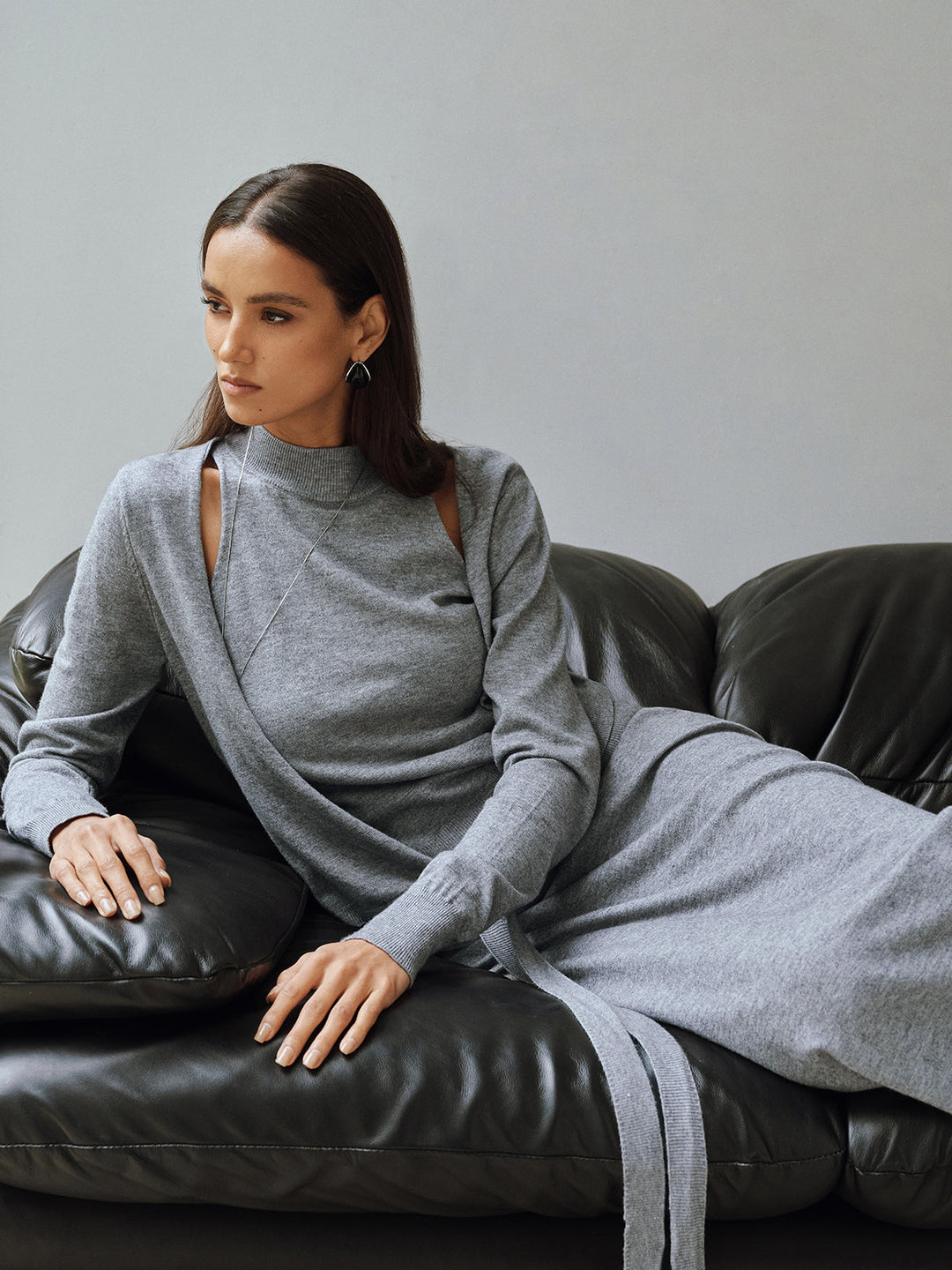 Valantomode | Chic Cut-out Shoulder Dress for Effortless Style