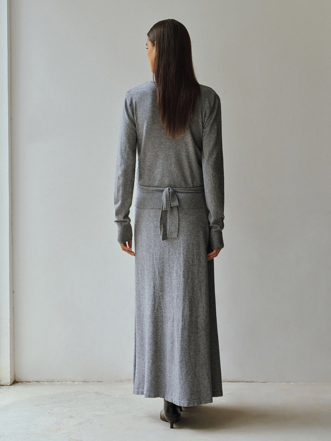 Valantomode | Chic Cut-out Shoulder Dress for Effortless Style