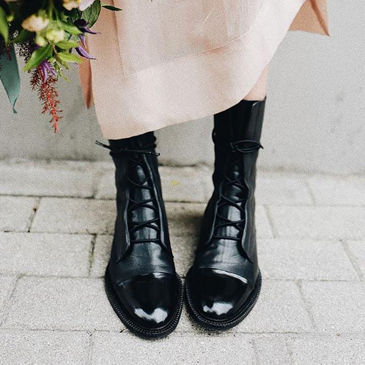 Valantomode | Trendy and Comfortable Leather Boots for Everyday Style
