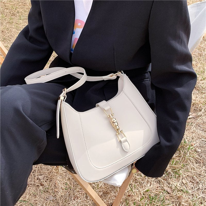 Valantomode | The ‘Aurelius’ Linear Sovereign Bag – Horizontal Precision & Veridian Authority