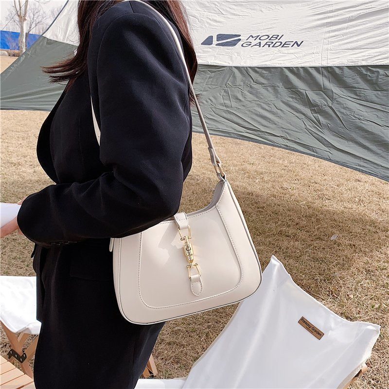 Valantomode | The ‘Aurelius’ Linear Sovereign Bag – Horizontal Precision & Veridian Authority