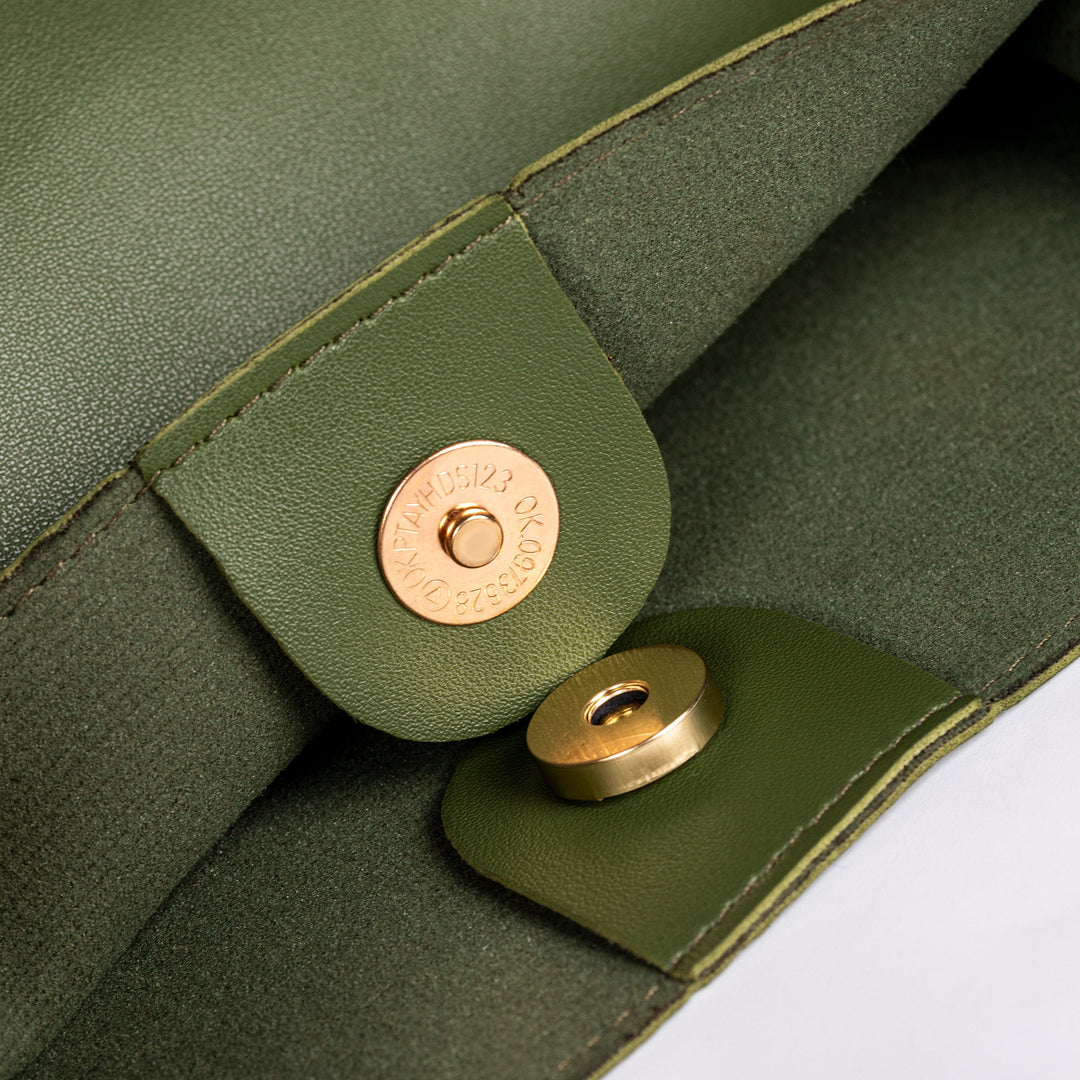 Valantomode | The ‘Aurelius’ Veridian Sovereign Monolith – Women's Premium Vegan Leather Executive Tote