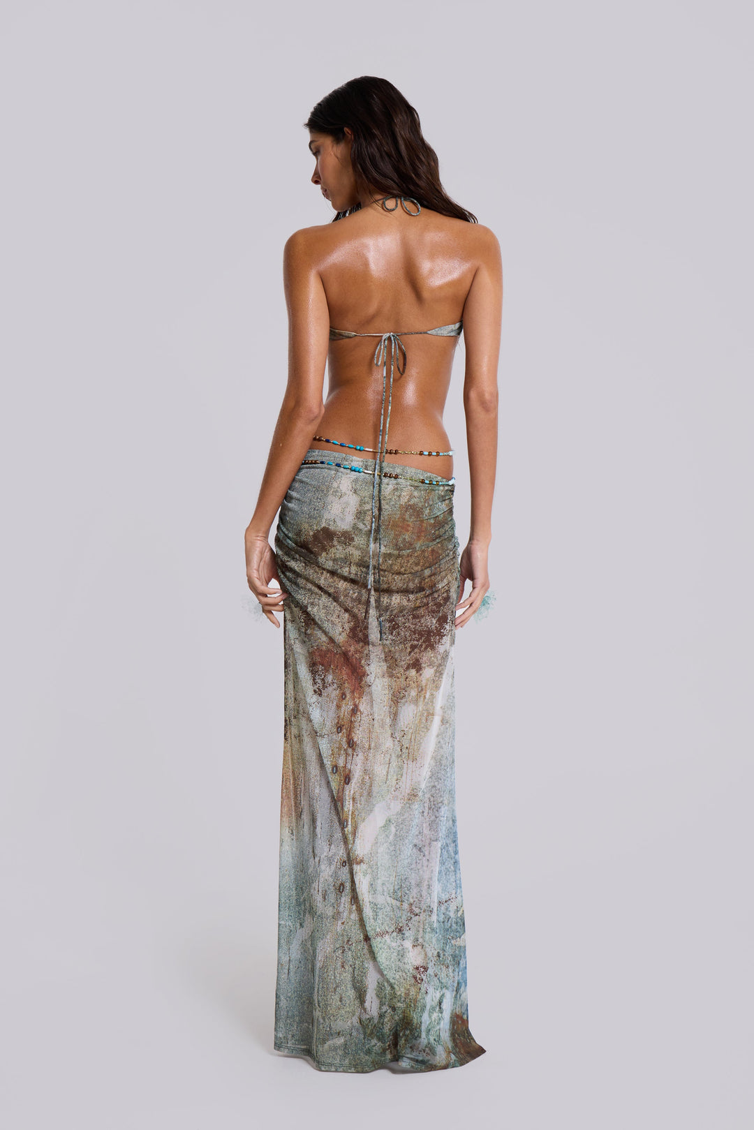 Valantomode | Chic Backless Maxi Dress with Shell Details for Summer