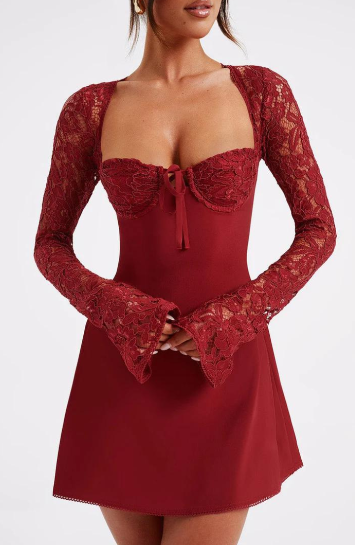 Valantomode | Chic Short Dress Perfect for Stylish Casual Outings