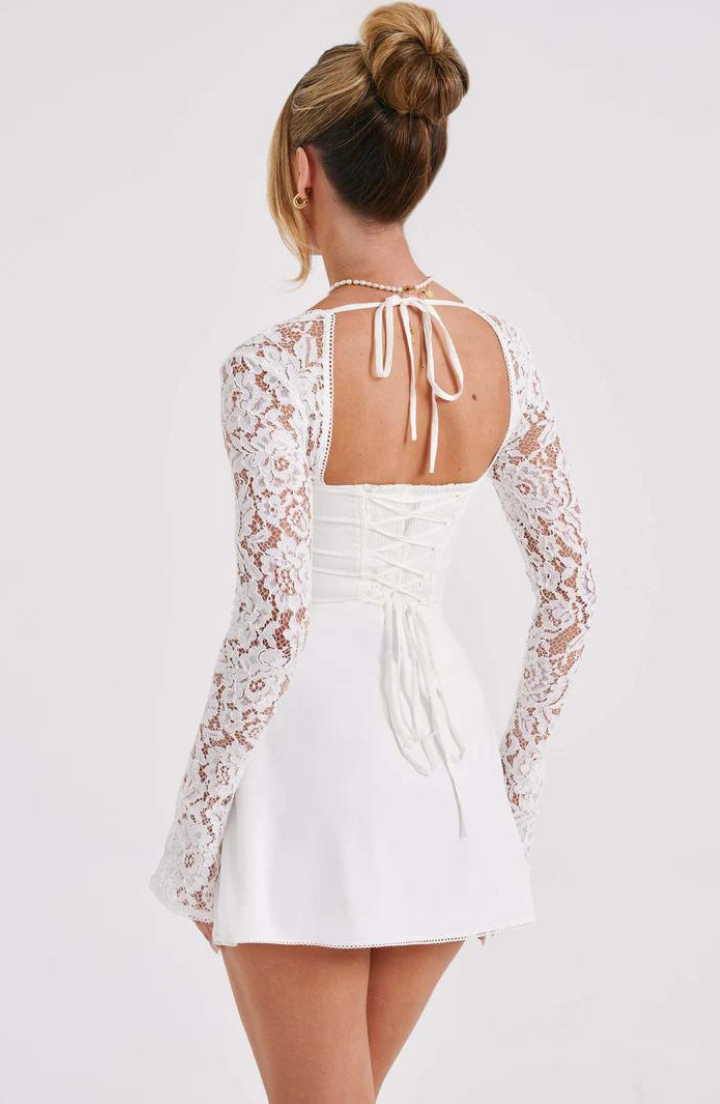 Valantomode | Chic Short Dress Perfect for Stylish Casual Outings