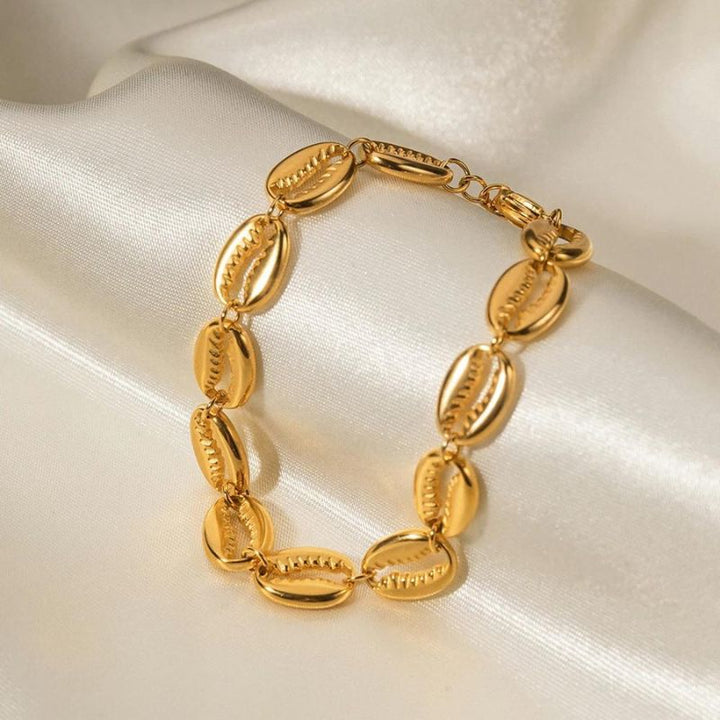 Valantomode | Plated Janelle Shell Bracelet with Serial Molluskan Architecture