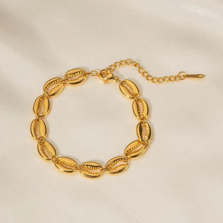 Valantomode | Plated Janelle Shell Bracelet with Serial Molluskan Architecture