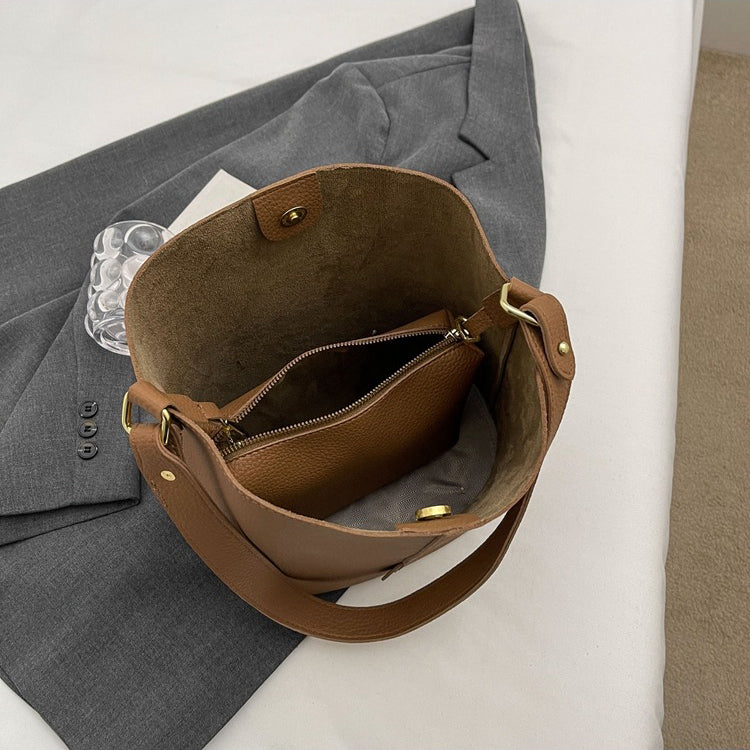 Valantomode | The Veridian Cylinder Garrison – Women's Premium Vegan Leather Bucket Bag