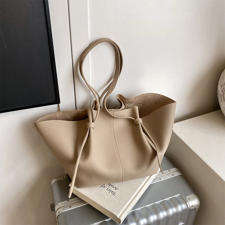 Valantomode | Amara Goliath Executive – 53cm Premium Vegan Leather XL Oversized Professional Tote