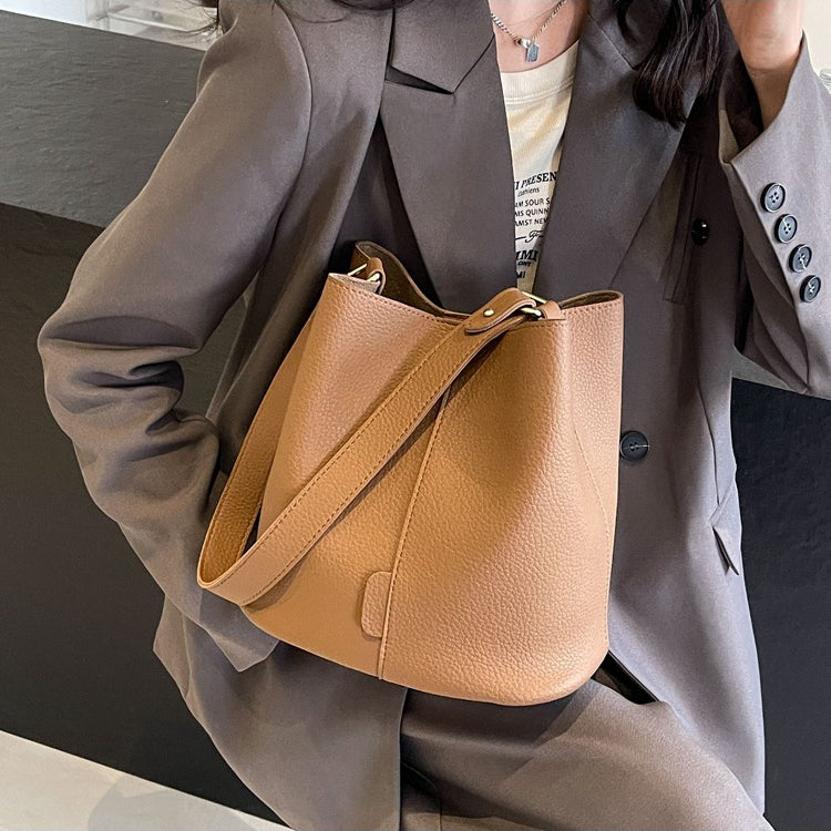 Valantomode | The Veridian Cylinder Garrison – Women's Premium Vegan Leather Bucket Bag