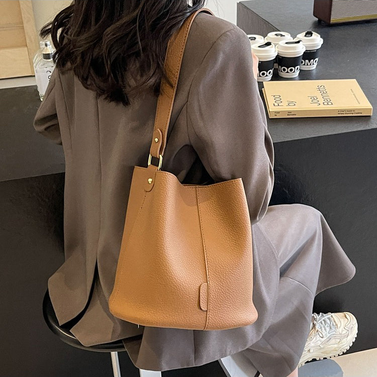 Valantomode | The Veridian Cylinder Garrison – Women's Premium Vegan Leather Bucket Bag