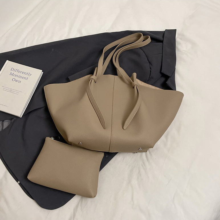 Valantomode | Amara Goliath Executive – 53cm Premium Vegan Leather XL Oversized Professional Tote