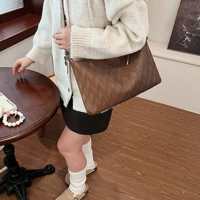 Valantomode | Riviera Kinetic Slab – Premium Vegan Leather Slim-Profile Executive Shoulder Bag