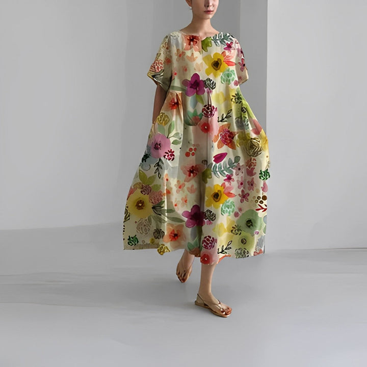 Valantomode | Dress with Bold Floral Patterns
