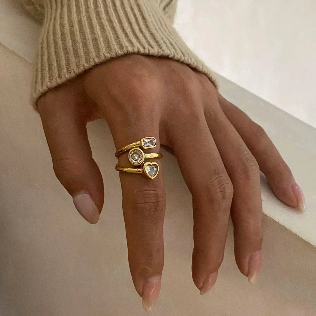 Valantomode | Plated Geometric Trio-Stone Ring with High-Refractive Assets