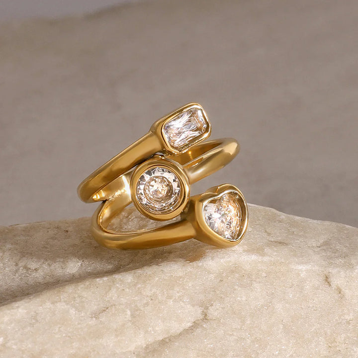 Valantomode | Plated Geometric Trio-Stone Ring with High-Refractive Assets