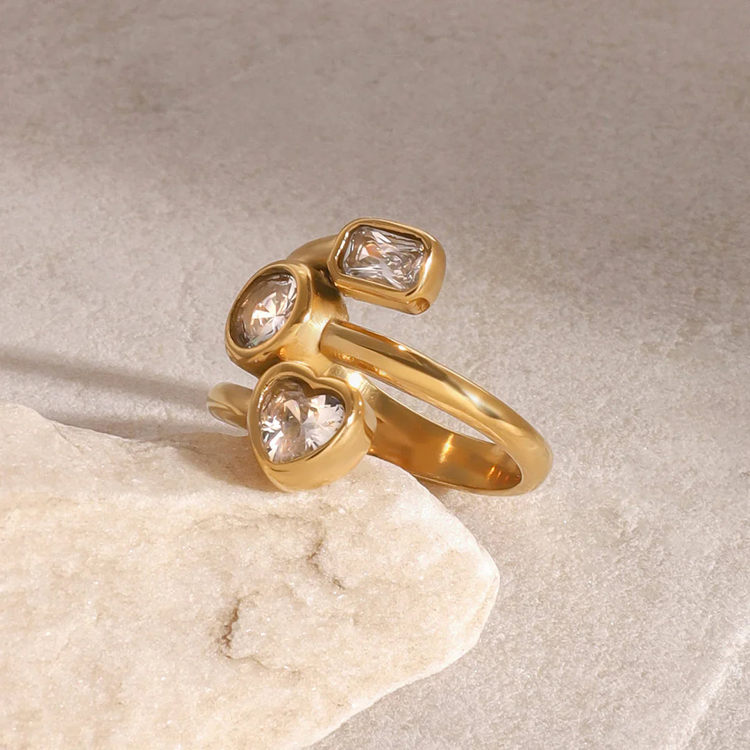 Valantomode | Plated Geometric Trio-Stone Ring with High-Refractive Assets