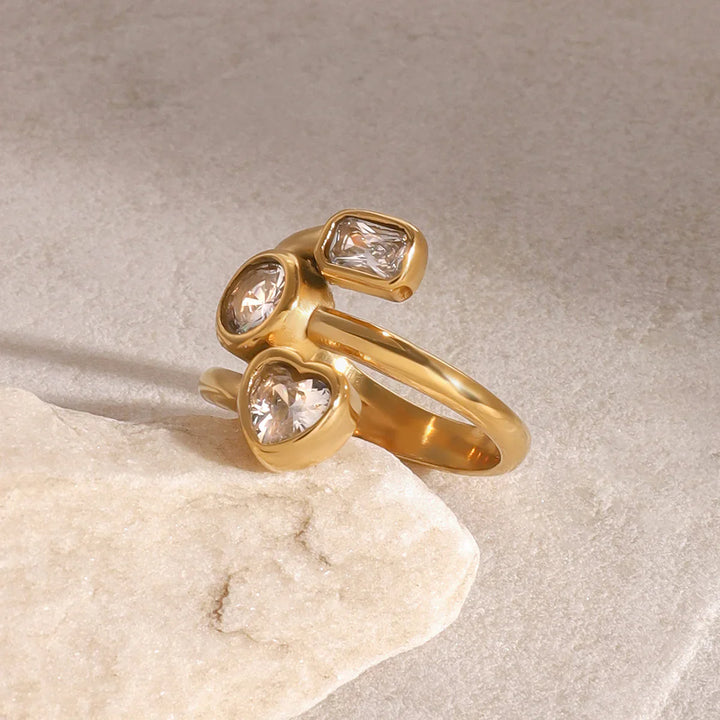 Valantomode | Plated Geometric Trio-Stone Ring with High-Refractive Assets