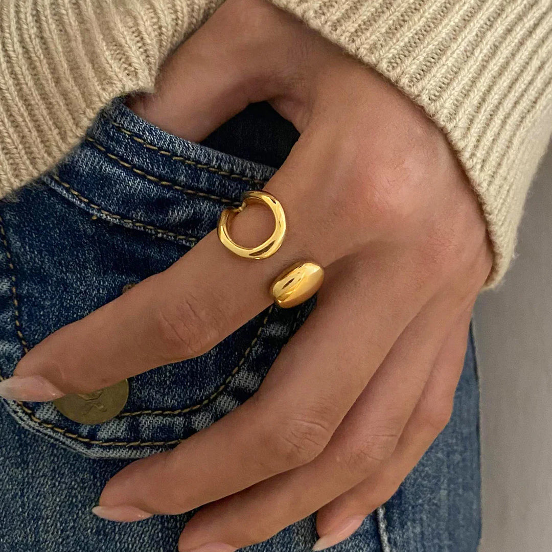Valantomode | Plated Sculptural Ribbon Open Ring for Women