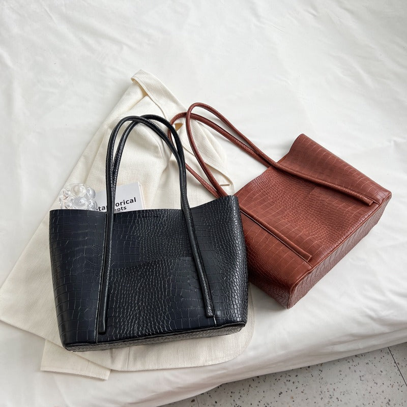 Valantomode | Imperial Croc Garrison – Premium Croc-Embossed Vegan Leather XL Business Tote