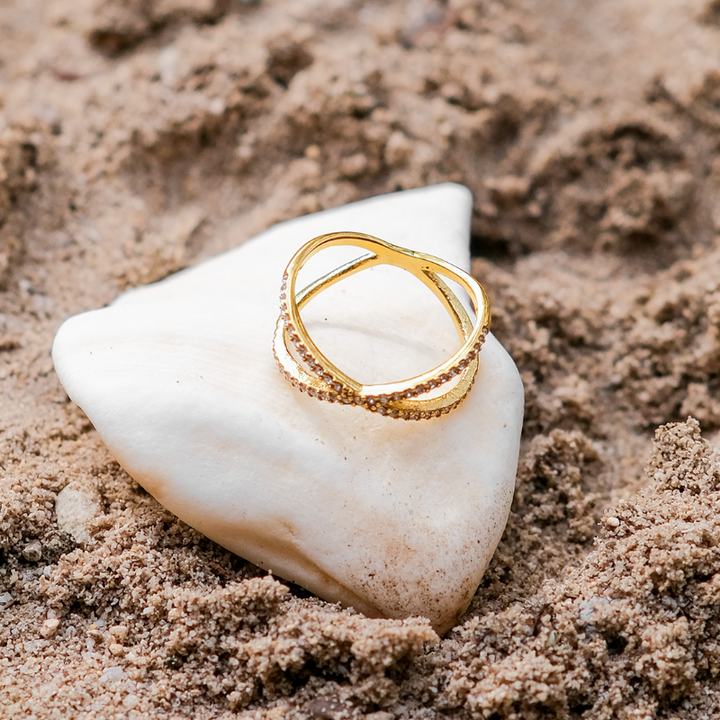 Valantomode | Gold Plated Interwoven Infinity Ring with AAAAA Diamond Simulants