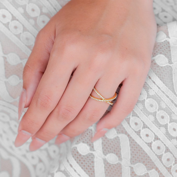 Valantomode | Gold Plated Interwoven Infinity Ring with AAAAA Diamond Simulants