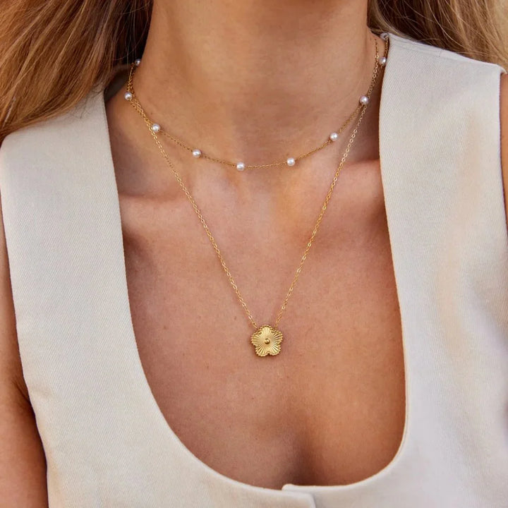 Valantomode | Plated Naomi Pearl Necklace with Serial Freshwater Pearl Architecture