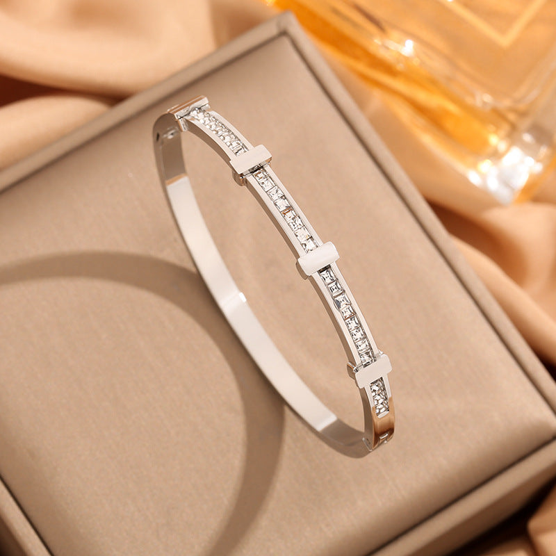 Valantomode | Heavyweight Gold Plated Starlight Bangle for Women