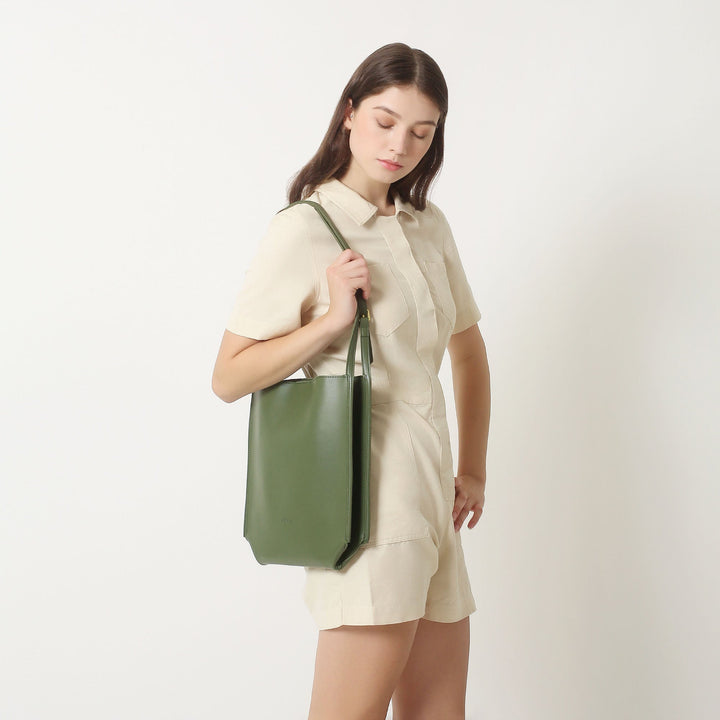 Valantomode | The ‘Aurelius’ Veridian Sovereign Monolith – Women's Premium Vegan Leather Executive Tote