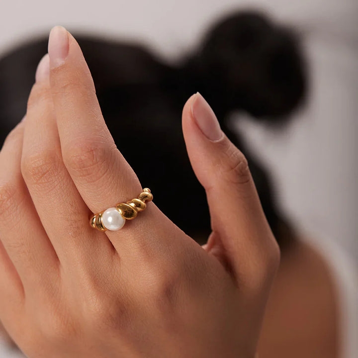 Valantomode | Plated Helical Swirl Ring with Freshwater Pearl for Women