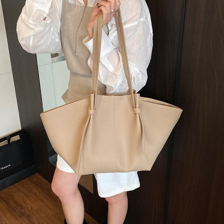 Valantomode | Amara Goliath Executive – 53cm Premium Vegan Leather XL Oversized Professional Tote