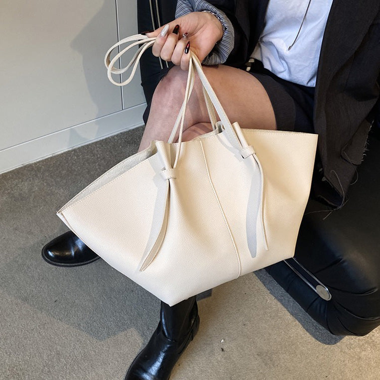 Valantomode | Amara Goliath Executive – 53cm Premium Vegan Leather XL Oversized Professional Tote