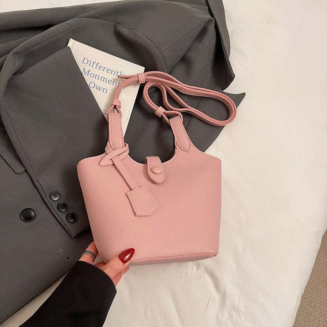 Valantomode | Lyra Pebble Sovereign – Premium Pebbled Vegan Leather Structured Bucket Tote