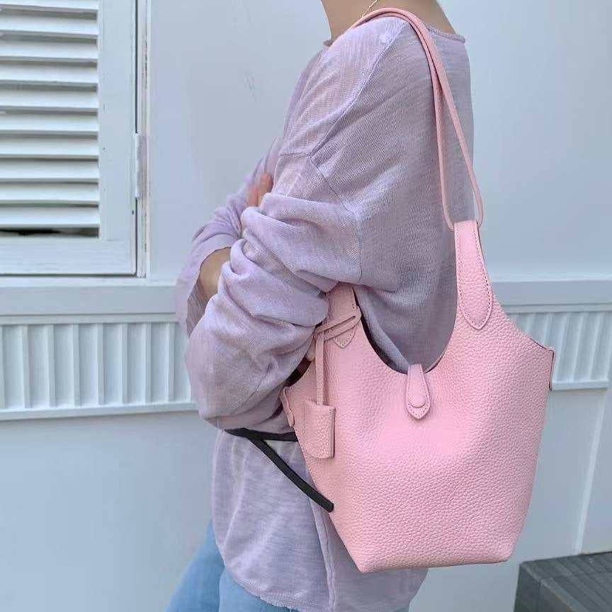 Valantomode | Lyra Pebble Sovereign – Premium Pebbled Vegan Leather Structured Bucket Tote