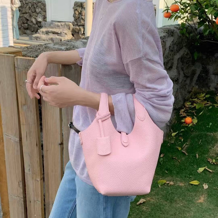 Valantomode | Lyra Pebble Sovereign – Premium Pebbled Vegan Leather Structured Bucket Tote