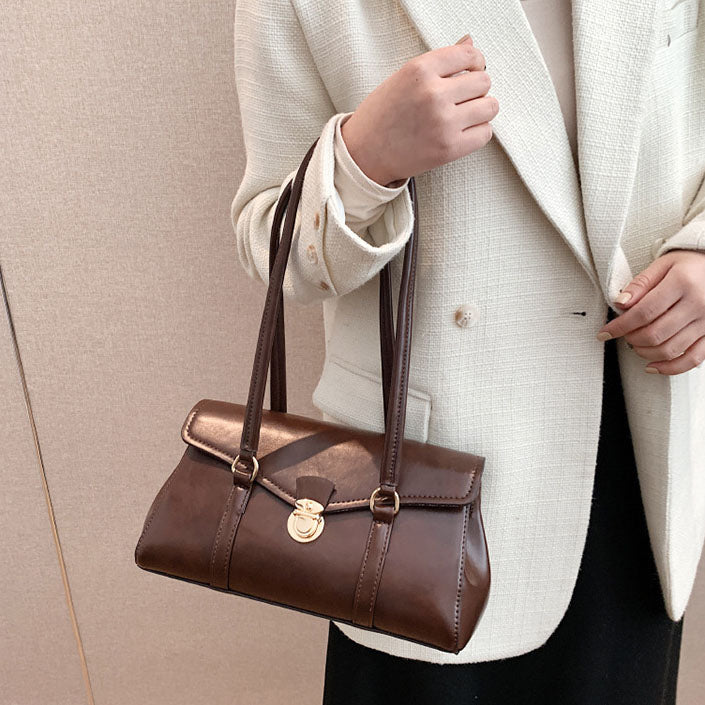 Valantomode | Women’s Heritage Leather Shoulder Bag – Timeless Legacy & Tactical Elegance